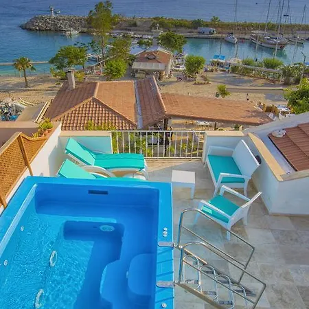 Pier House Apartment *